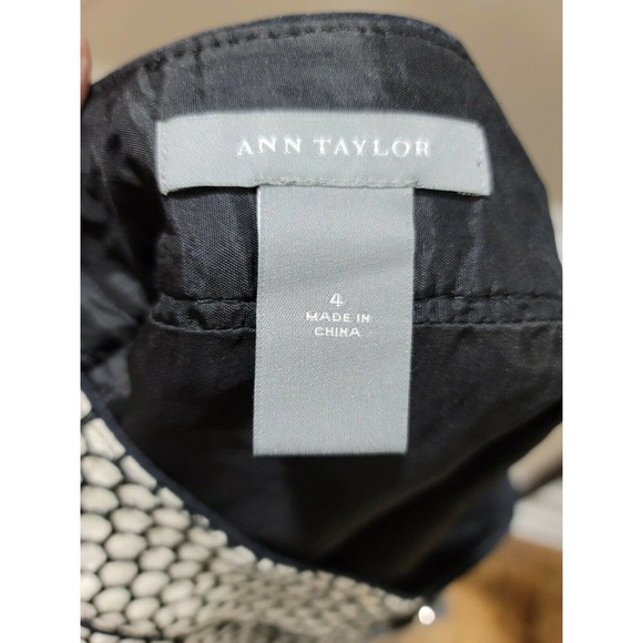 Ann Taylor Women's White Silk & Rayon Button Closure Knee Length Skirt Size 4 - Picture 5 of 7